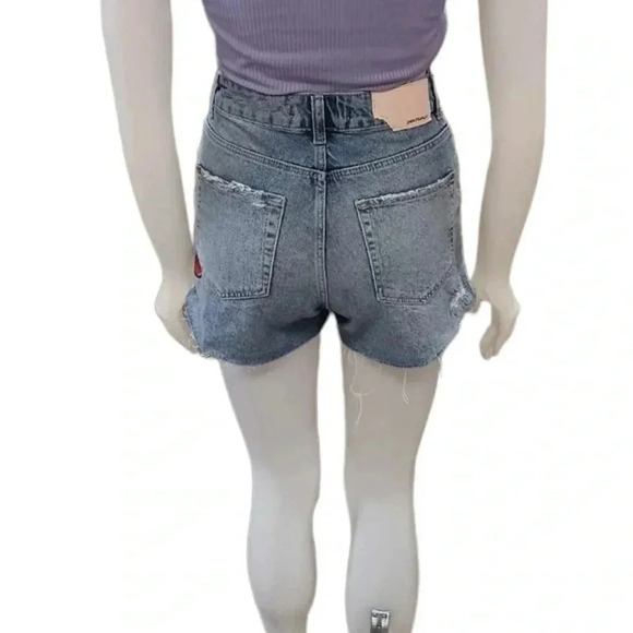 Zara High Rise Distressed Lip Appliqués Patches Denim Shorts Size 02 - Picture 5 of 10